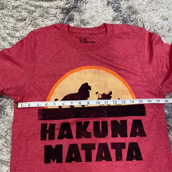 Disney hakuna matata tee shirt SZ SMALL - Picture 4 of 4